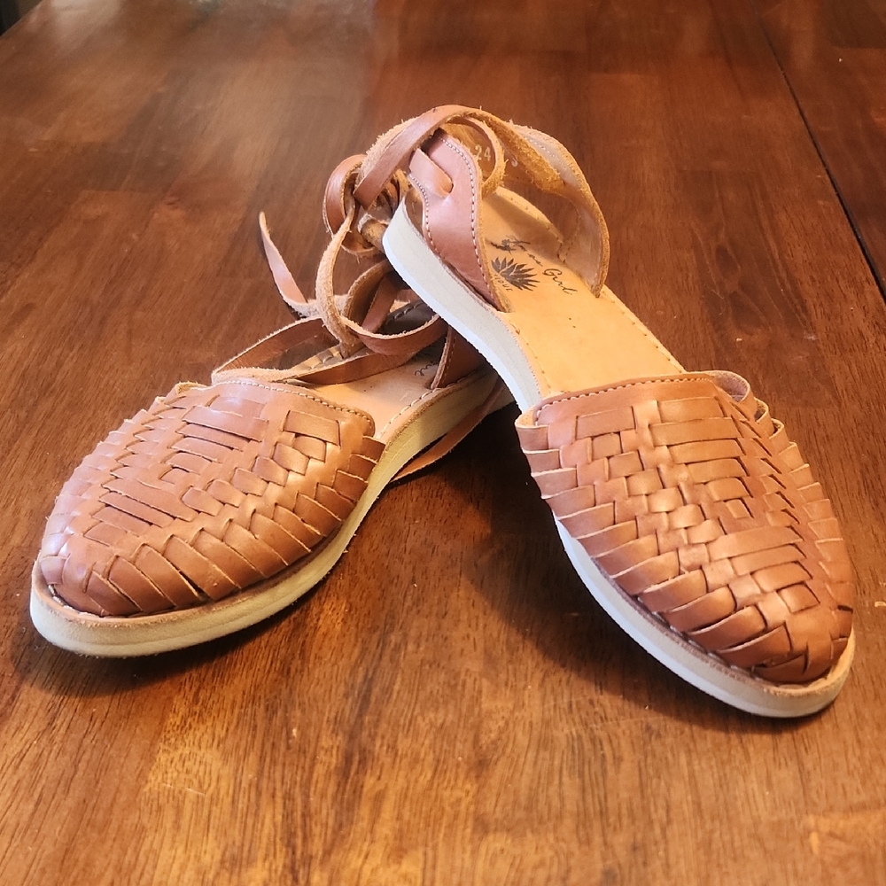 Women's Tan Leather Lace Up Closed Toe Sandals, Beach, Summer, Pool, 7